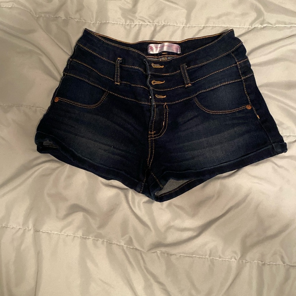 No boundaries dark wash Jean shorts